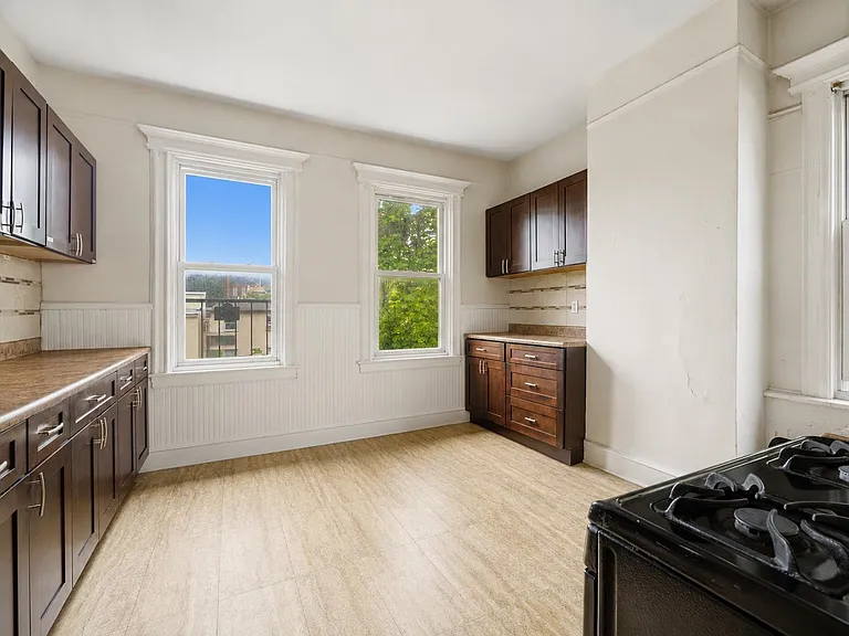893 Montgomery St #6 — Photo 15