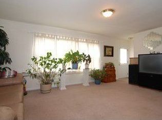 512 W Park Ave, Round Lake, IL 60073