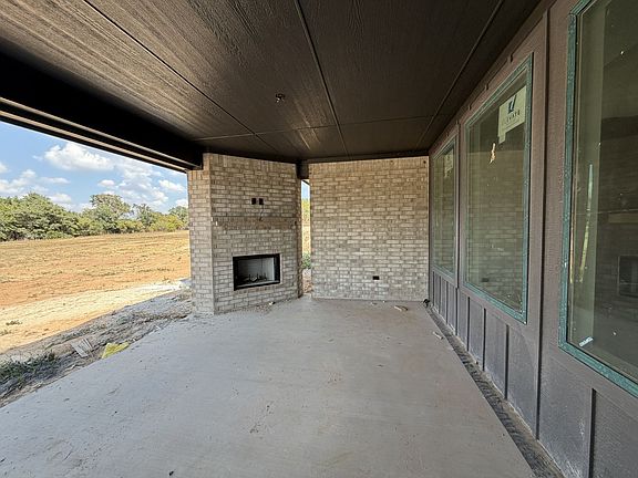2nd image of 112 Loveta Ln