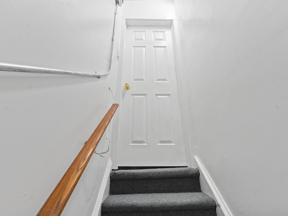 1st image of 522 S 5th St Floor 3