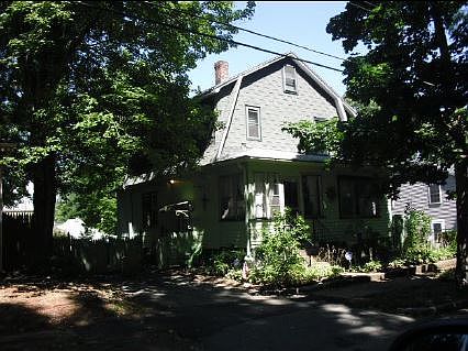 2nd image of 74 Beauchamp St