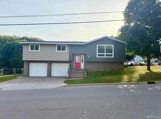 907 Altamont St, Marquette, MI 49855