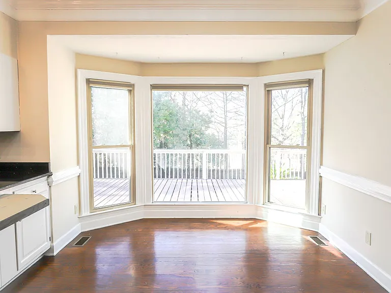809 Houndslake Dr — Photo 35