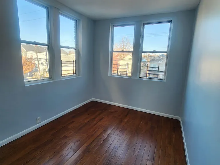 310 14th Ave #7 — Photo 7