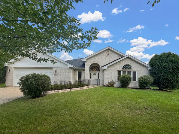 9441 Witham Ln, Woodridge, IL 60517