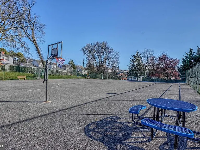 33 Bellows Ct — Photo 47