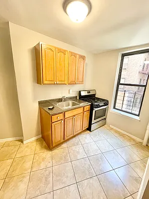 Rented by Carnegie Management Inc | media 25