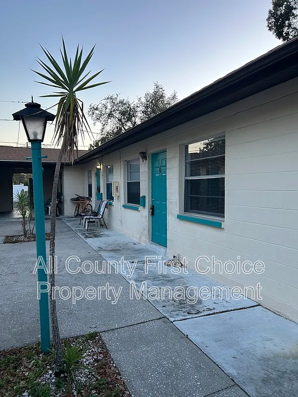 2 bed, 1.0 bath, 700 sqft, $1,250 — Photo 1