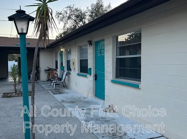 460 93rd Ave N APT 8, Saint Petersburg, FL 33702