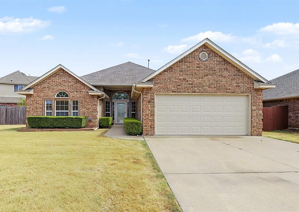 1st image of 906 Renita Way