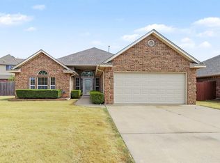 906 Renita Way, Moore, OK 73160