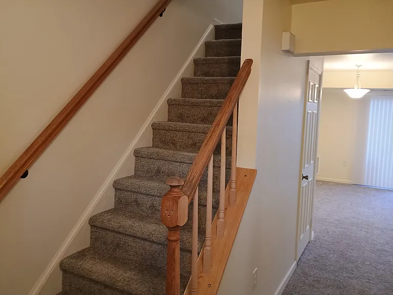 402 Terry Ct — Photo 7
