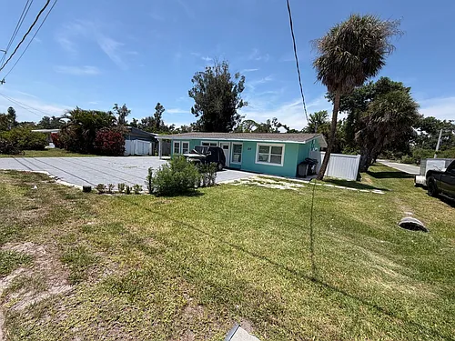 20 Laurel Rd E Photo 1