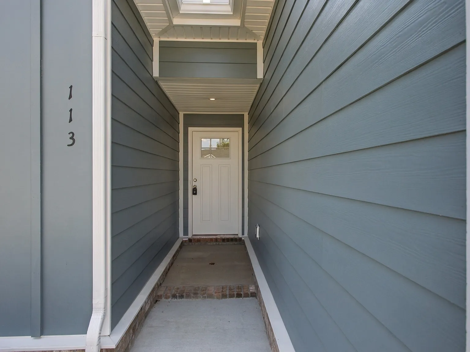 4 bed, 2.0 bath, 1720 sqft, $2,195 — Photo 4