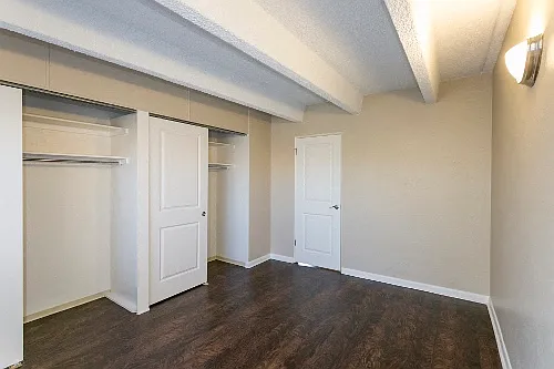 833 Dexter — Photo 21