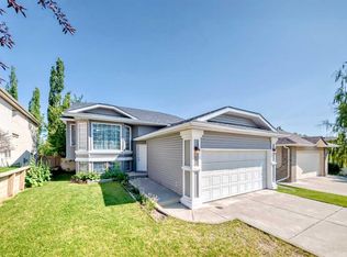 28 S Harvest Oak Dr NE, Calgary, AB T3K4E2