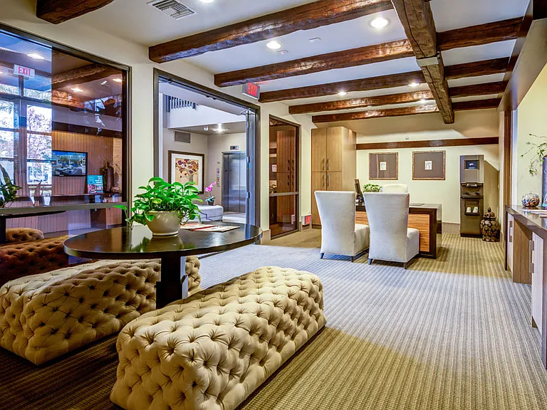 The Carlyle — Photo 12