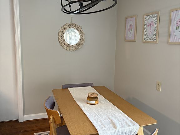 4th image of 3203 Merriman Ave