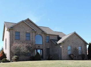 1206 Fieldcrest Dr, Latrobe, PA