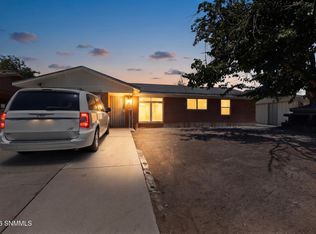 1135 Larry Dr, Las Cruces, NM 88001