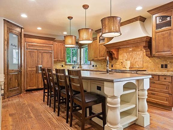 2nd image of 368 W Millcreek Cir
