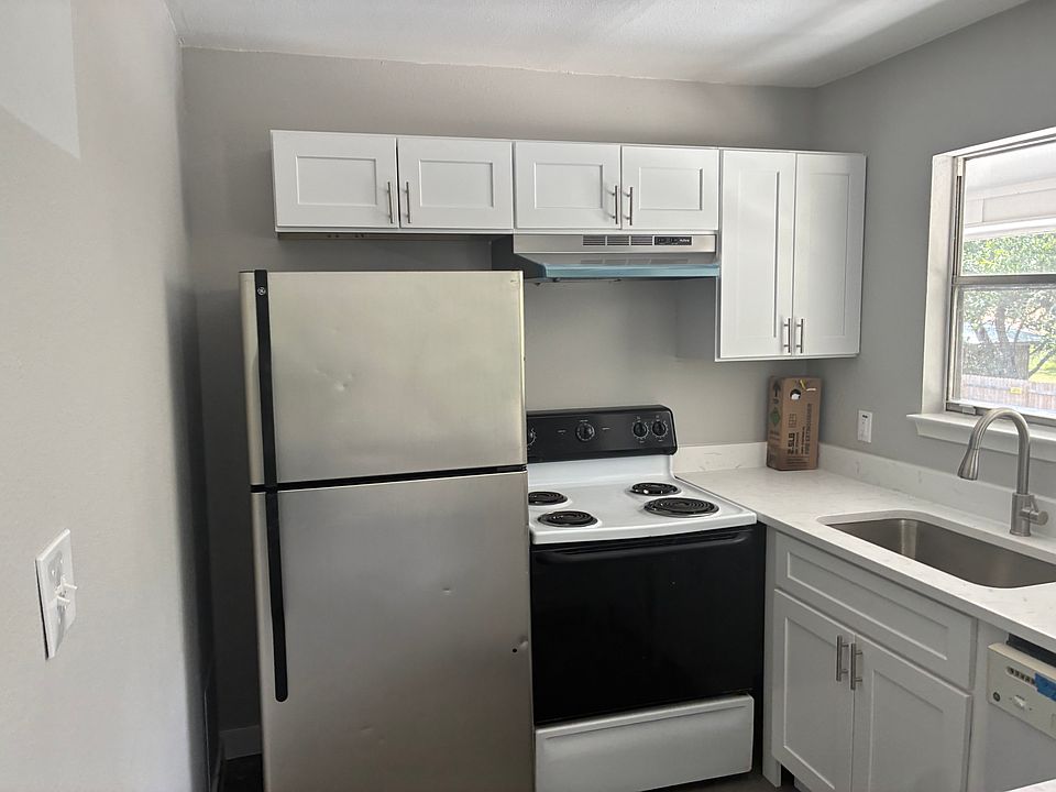 1st image of 1523 Quintana Rd #3