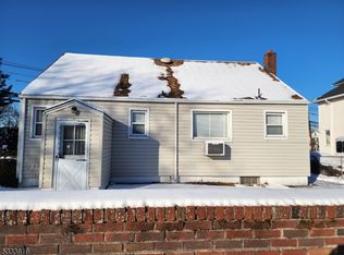 704 E 30th St, Paterson, NJ 07513
