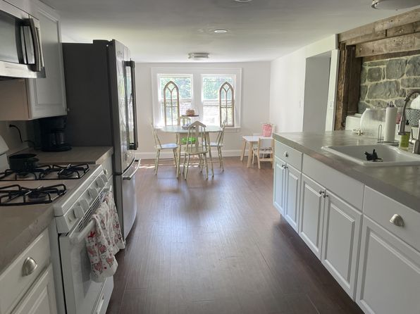 2437 State Route 207 APT 4