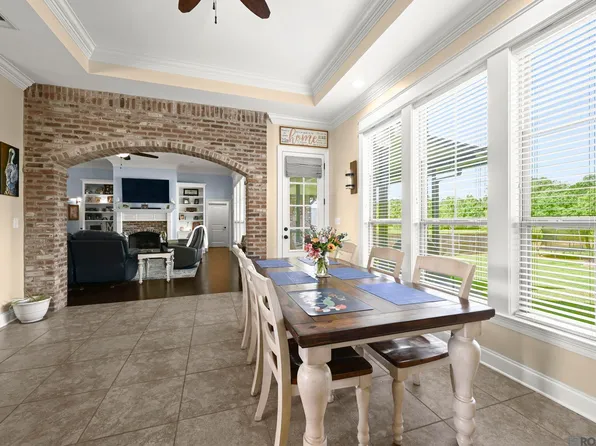 34375 Quarter Horse Ln, Walker, LA 70785