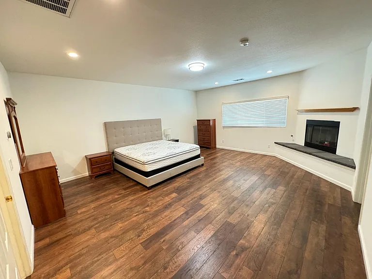 12596 Oaks Ave — Photo 2