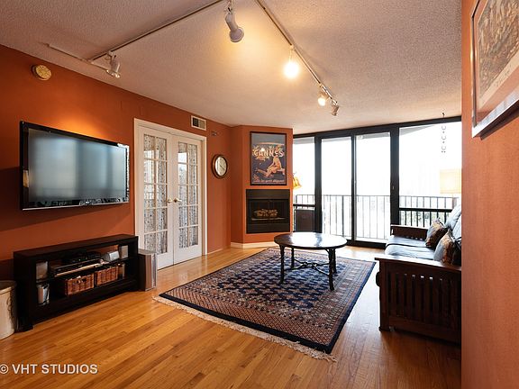 2nd image of 1309 N Wells St APT 1305