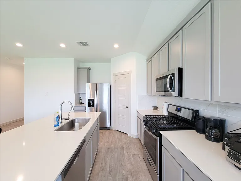 7919 Grey Wolfe Ln — Photo 15