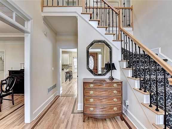 4th image of 220 Haydens Walk Ct
