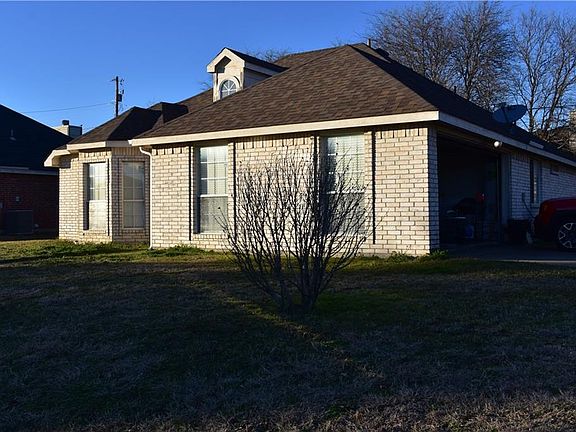 2nd image of 319 Victoria Dr