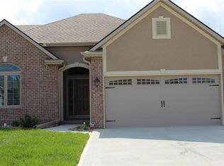 4610 Stonebridge Dr, Saint Joseph, MO 64505