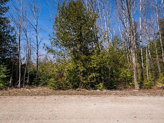 2nd image of N Woodland Dr