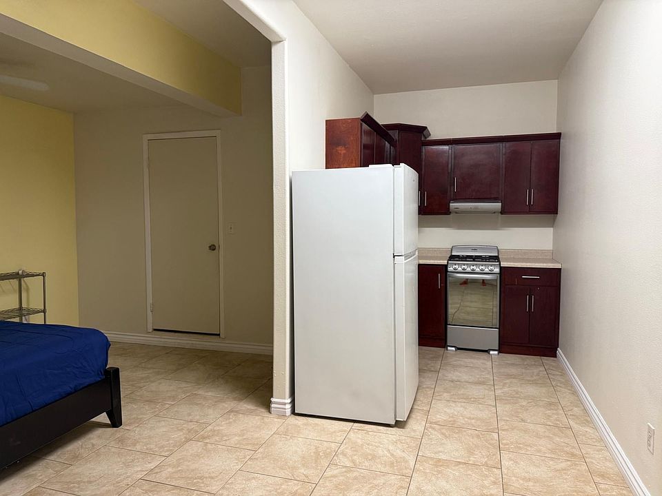 1st image of 1089 Santiago Dr