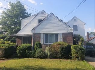 75 Botsford St, Hempstead, NY 11550