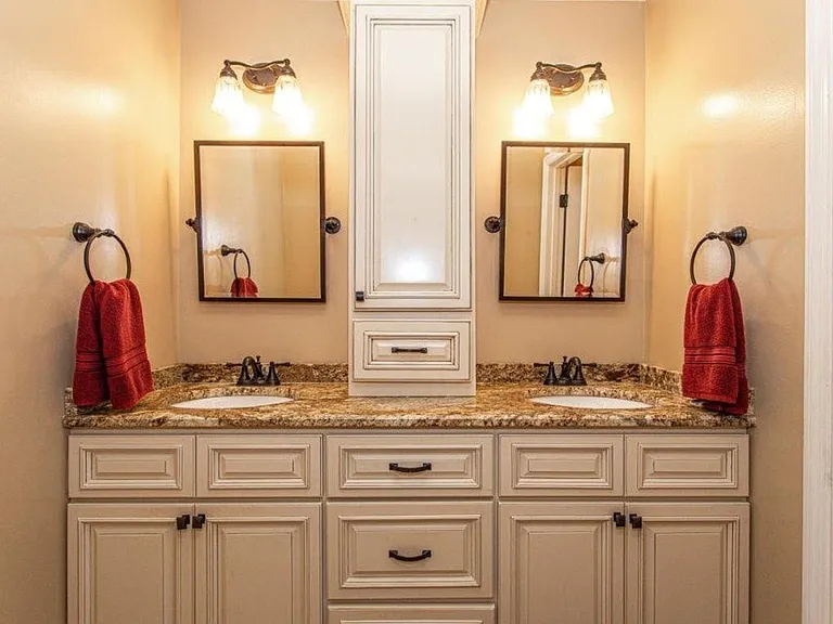 10714 Prince Albert Way — Photo 12