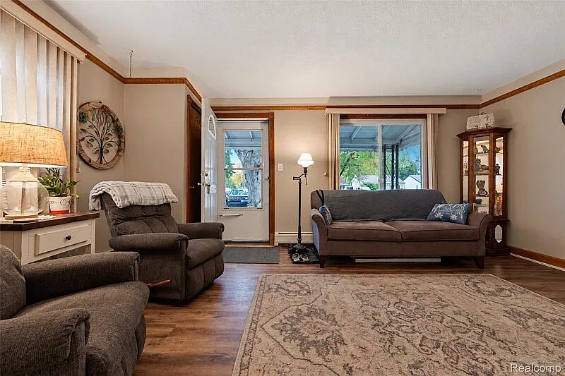 2 bed, 870 sqft, $1,450 — Photo 3