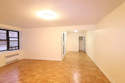 3415 Parsons Blvd Photo 1