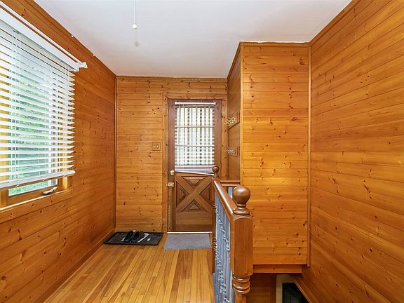 3rd image of 61 McKay Ln
