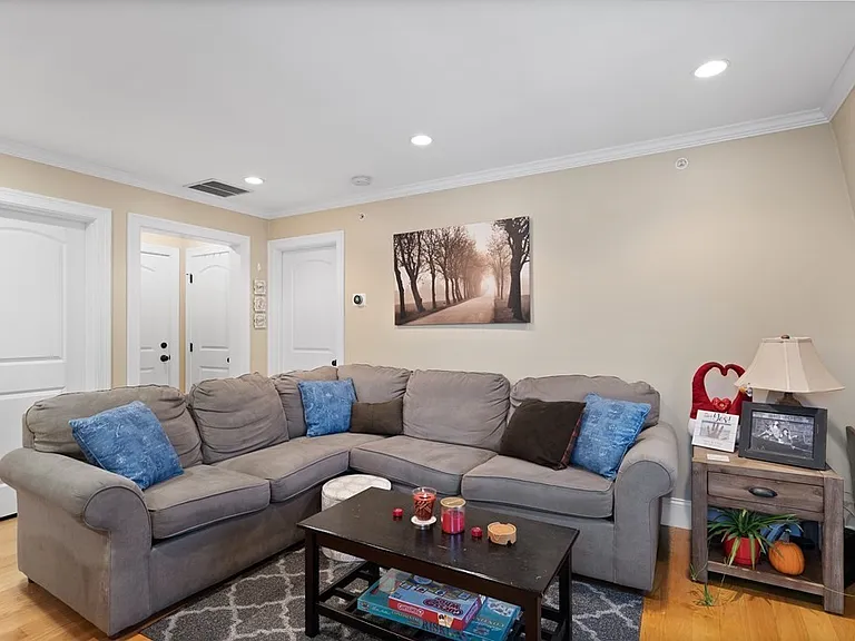 75 Pine St #31 — Photo 9