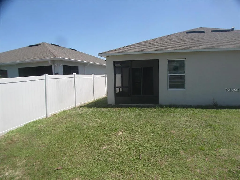 3 bed, 2.0 bath, 1743 sqft, $1,800 — Photo 4