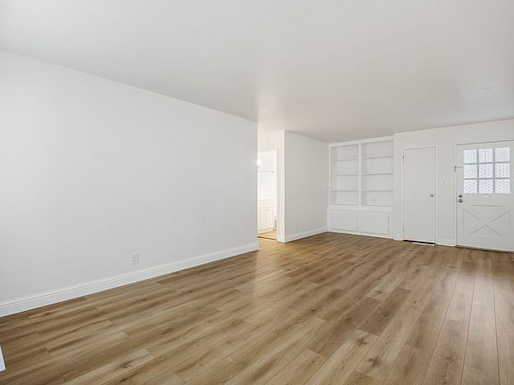 5th image of 517 N San Mateo Dr #1