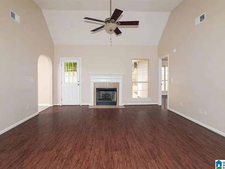 512 Camden Cove Cir — Photo 2