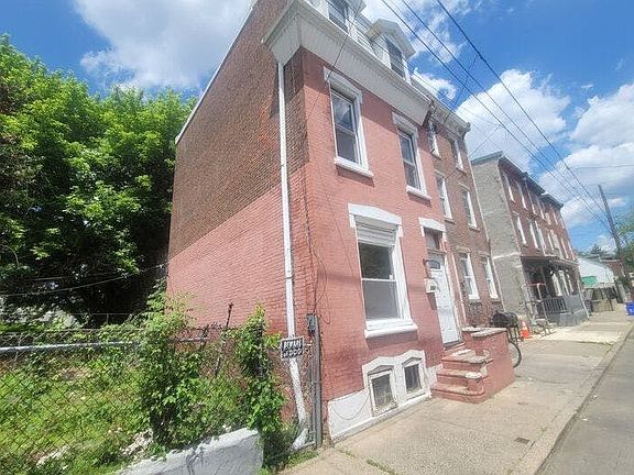 5th image of 209 E Bringhurst St