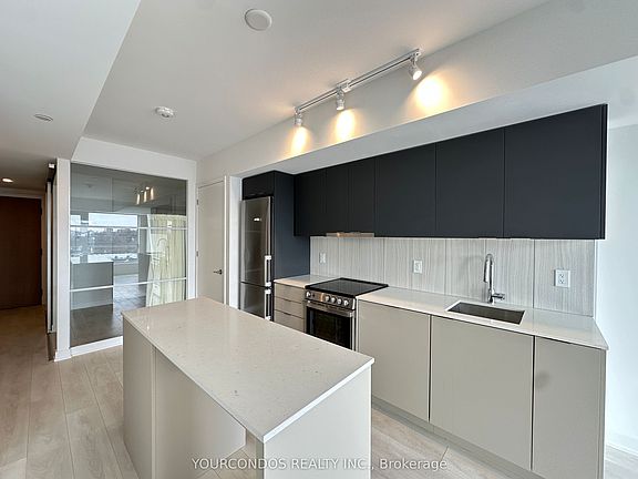 5th image of 8 Tippett Rd #508