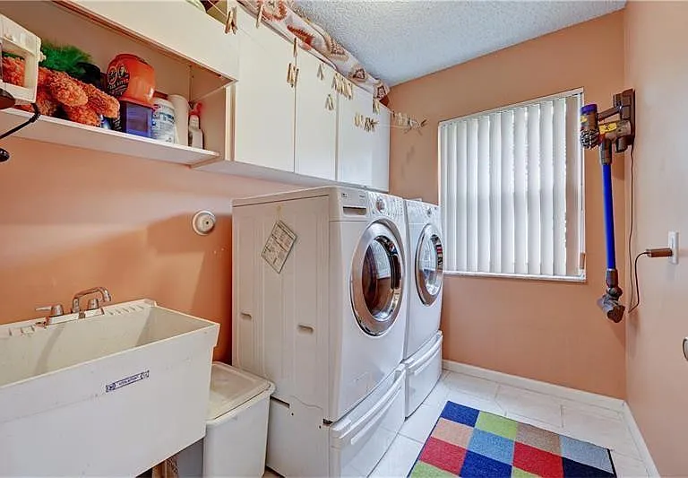 5088 NW 100th Ter — Photo 17