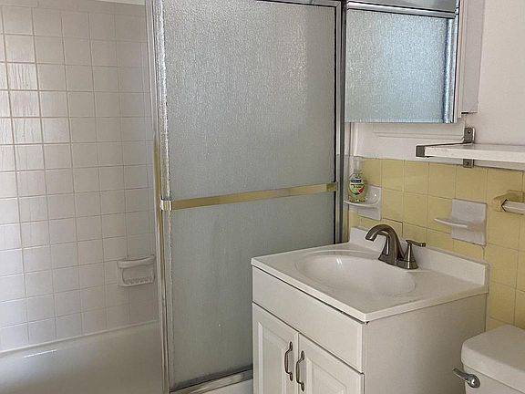 5th image of 1121 Arlington Blvd APT 729